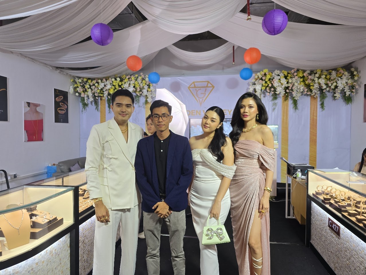 Golden Valley jewelry booth event with guests